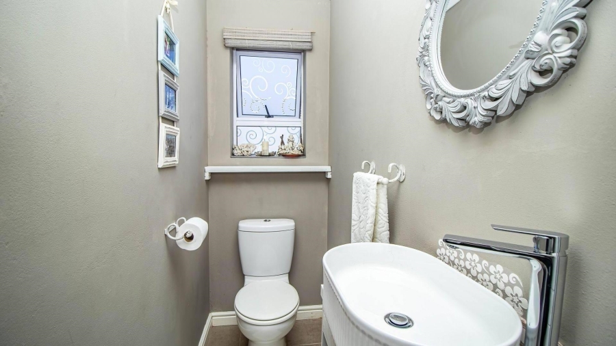 7 Bedroom Property for Sale in Stilbaai Wes Western Cape